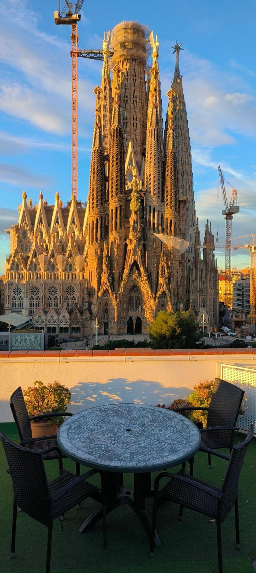 Absolute Sagrada Familia Apartment Barcelona Exterior foto